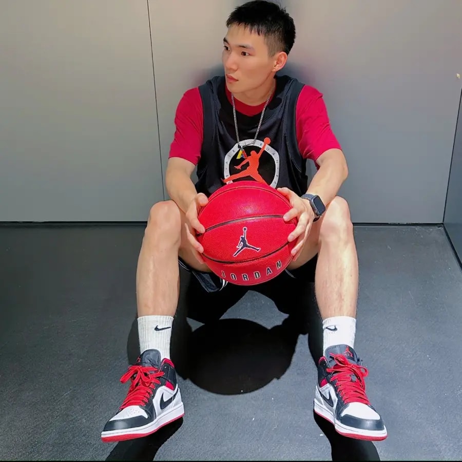 Giày Nike Air Jordan 1 Retro Mid 'Gym Red' DQ8423-106 — ảnh 3