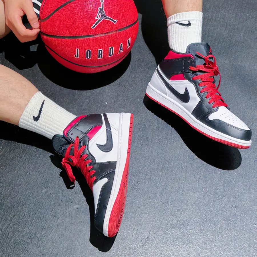 Giày Nike Air Jordan 1 Retro Mid 'Gym Red' DQ8423-106 — ảnh 2