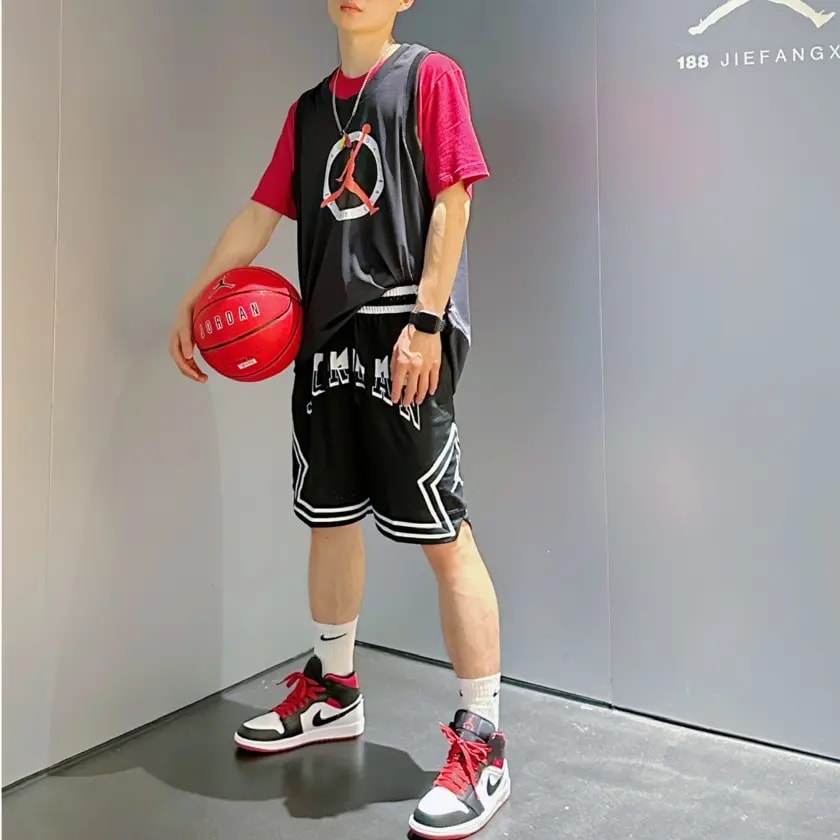 Giày Nike Air Jordan 1 Retro Mid 'Gym Red' DQ8423-106 — ảnh 4