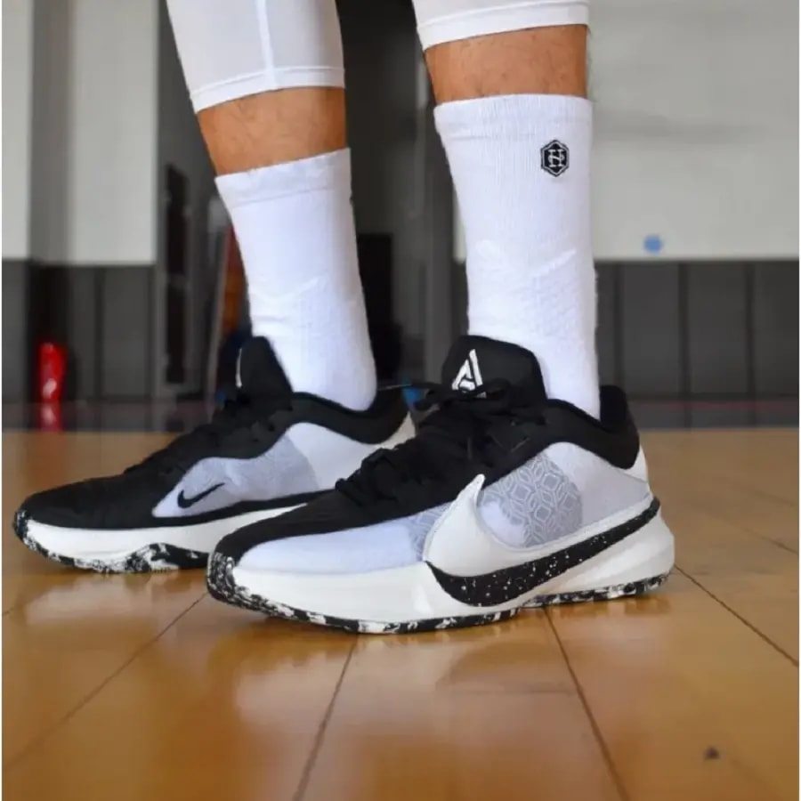 Giày Nike Zoom Freak 5 EP 'Oreo' DX4996-101 — ảnh 3