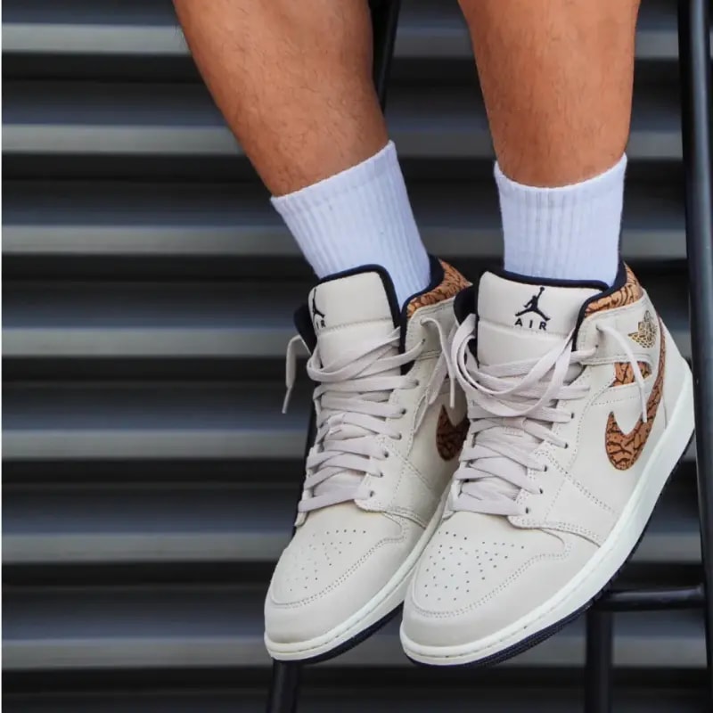 Giày Nike Air Jordan 1 Mid SE 'Brown Elephant' DZ4129-102 — ảnh 3