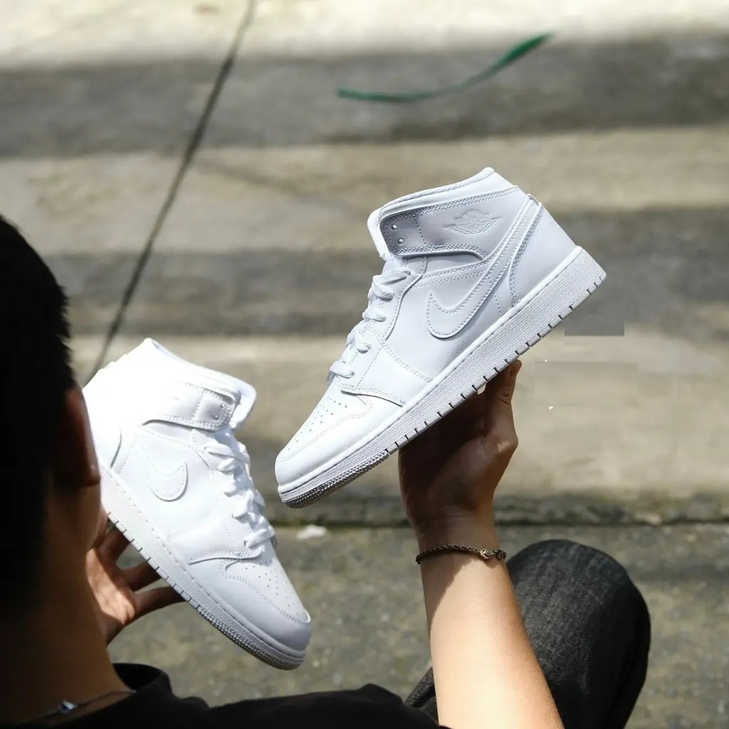Giày Nike Jordan 1 Mid 'Triple White' 554725-136 — ảnh 2