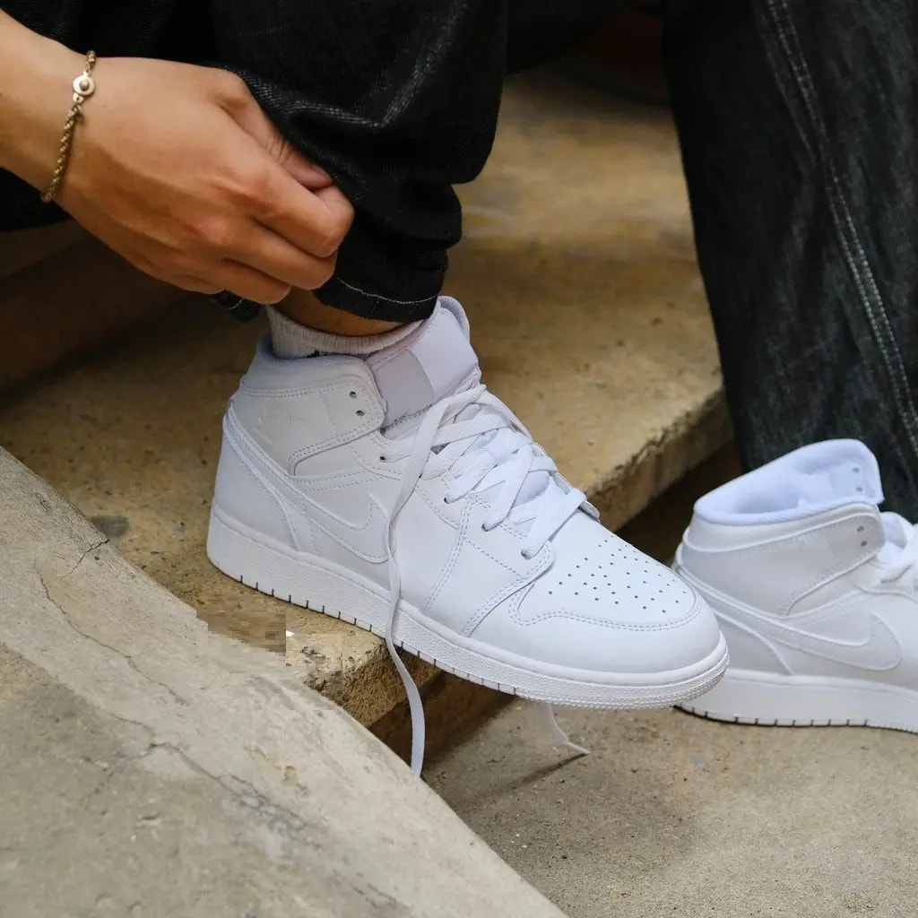 Giày Nike Jordan 1 Mid 'Triple White' 554725-136 — ảnh 3