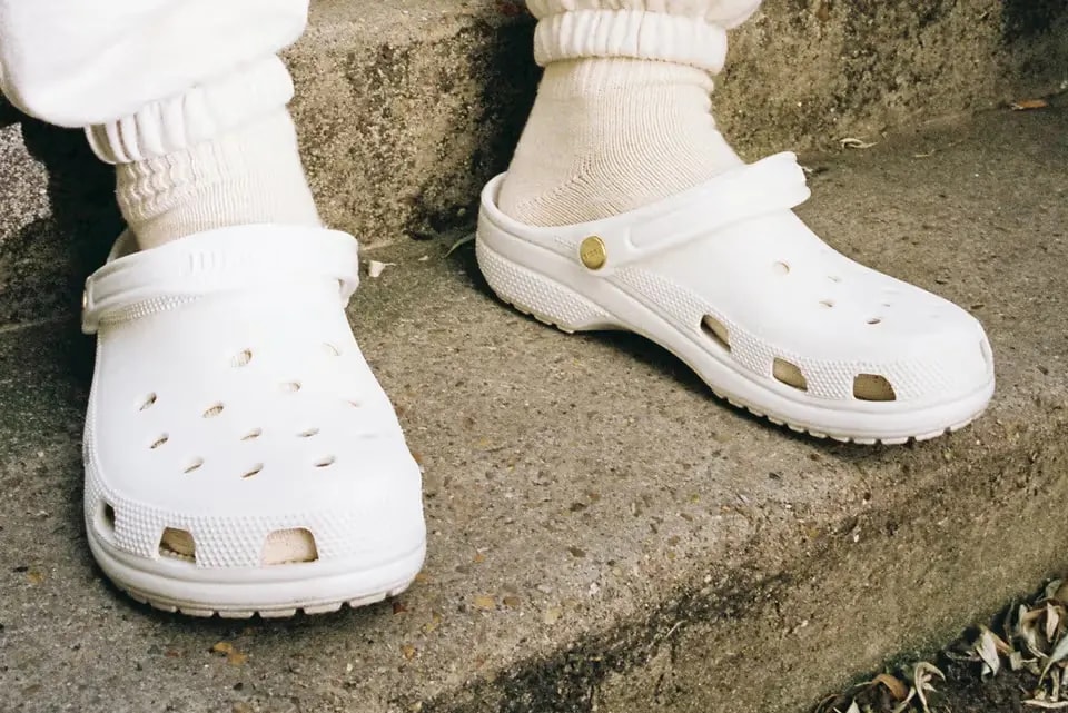 Dép Crocs Classic Clog 'JJJJound White' — ảnh 2