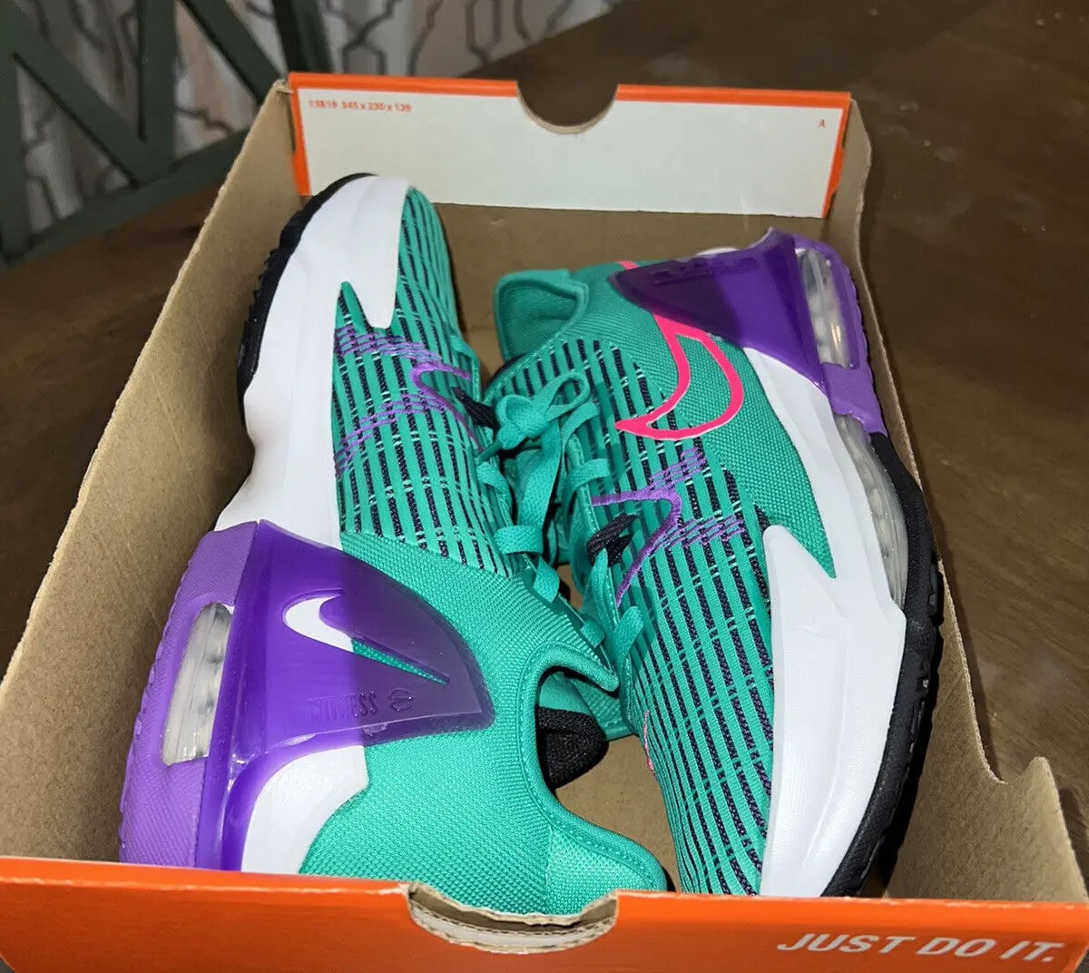 Giày Nike LeBron Witness 6 'Emerald Berry' CZ4052-300 — ảnh 4