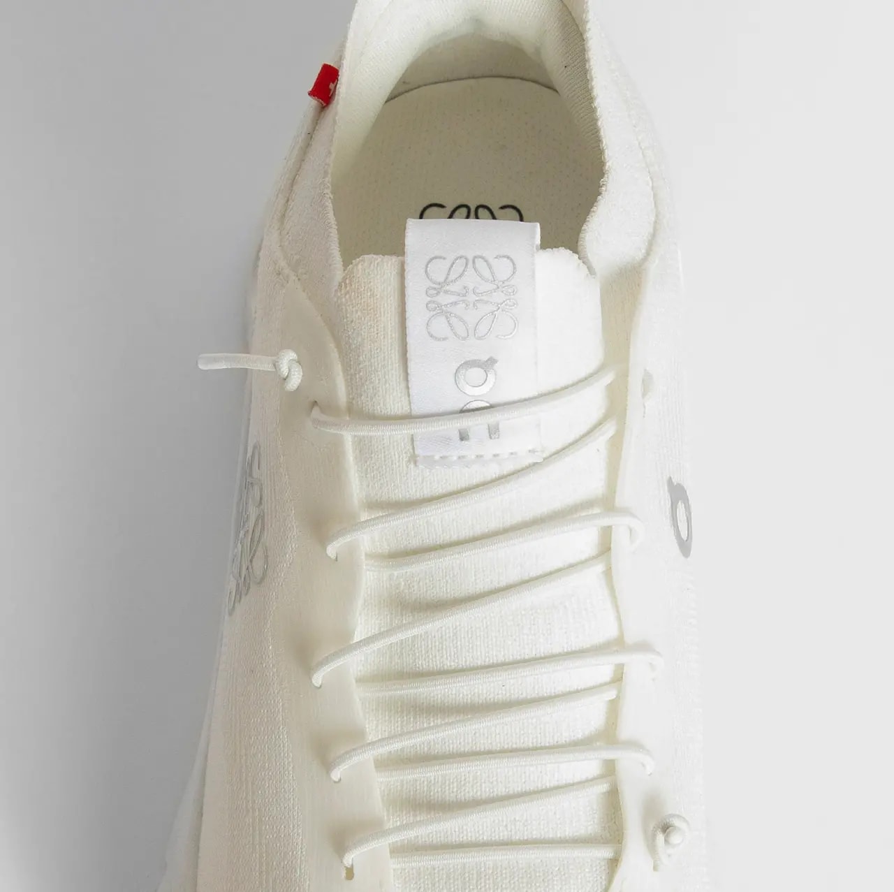 Giày Loewe x On Running Cloudtilt 'All White' L929282X15-3089 — ảnh 4