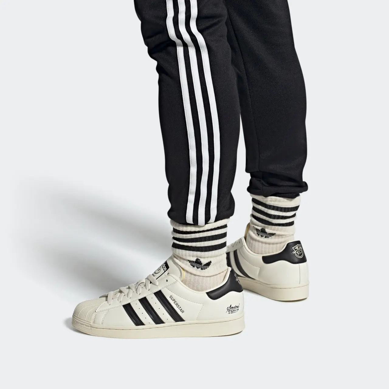 Giày Adidas Superstar 'André Saraiva Chalk' GZ2203 — ảnh 2