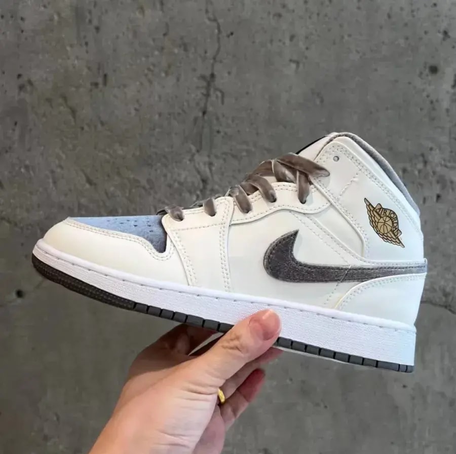 Giày Nike Air Jordan 1 Mid GS 'Grey Velvet Toe' FB9899-100 — ảnh 5