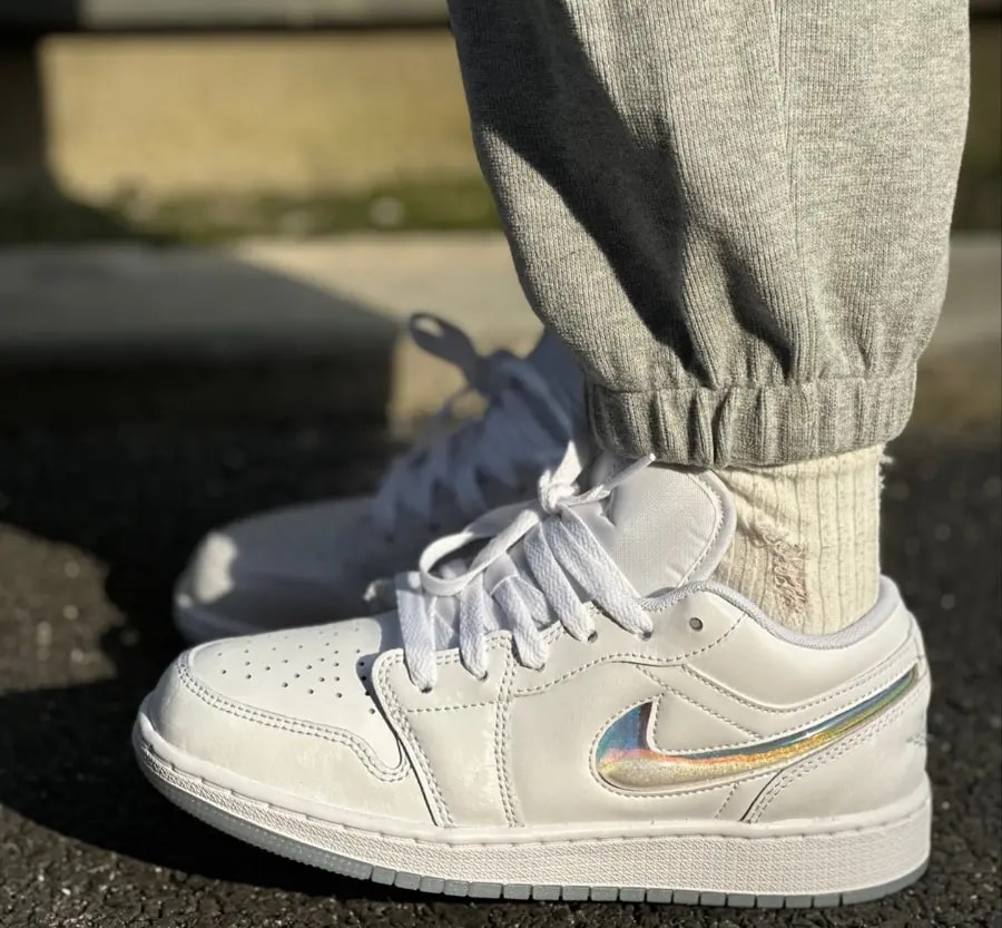 Giày Nike Air Jordan 1 Low 'Glitter Swoosh' FQ9112-100 — ảnh 4