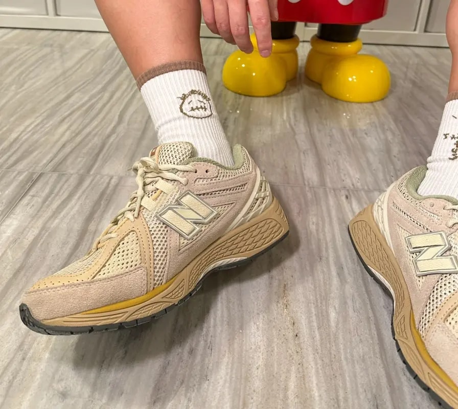 Giày New Balance x Auralee 1906R 'Bone White' M1906RAU — ảnh 2