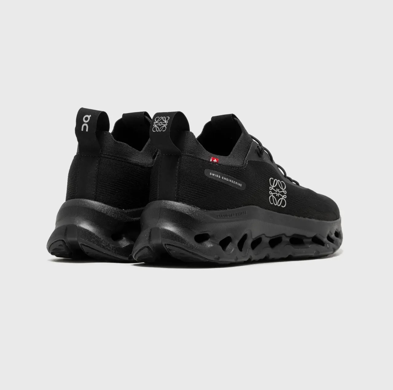 Giày Loewe x On Running Cloudtilt 'All Black' L929282X15-3088 — ảnh 5
