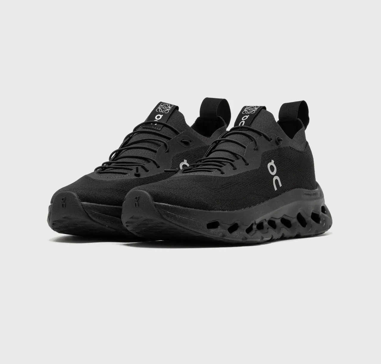 Giày Loewe x On Running Cloudtilt 'All Black' L929282X15-3088 — ảnh 4