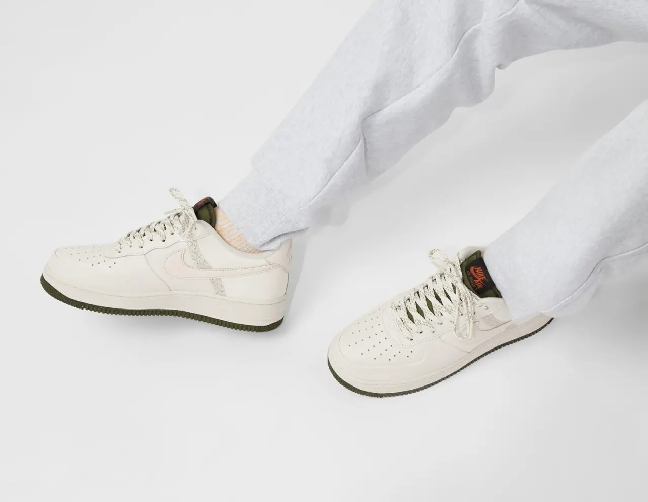 Giày Nike Air Force 1 '07 LV8 'Cargo Khaki' FB8877-001 — ảnh 3