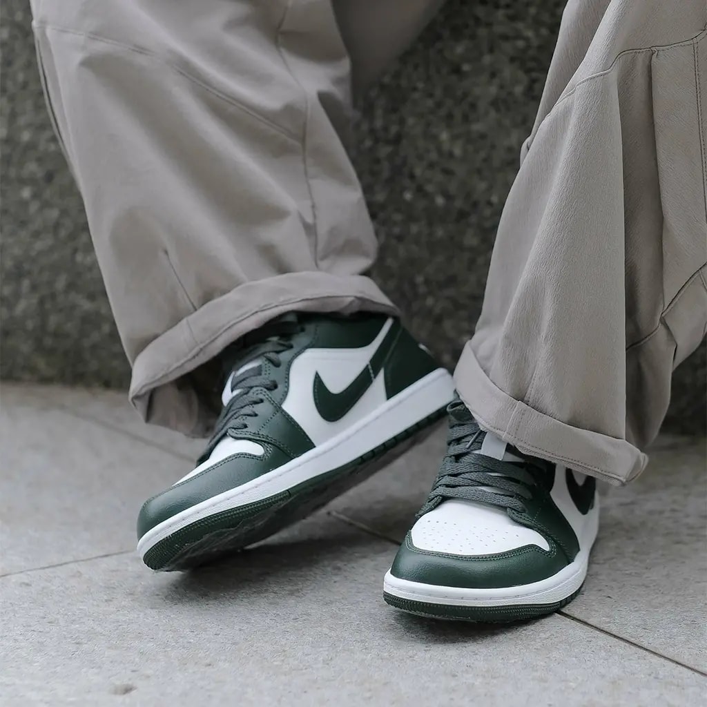 Giày Nike Air Jordan 1 Low 'Galactic Jade' DC0774-113 — ảnh 5