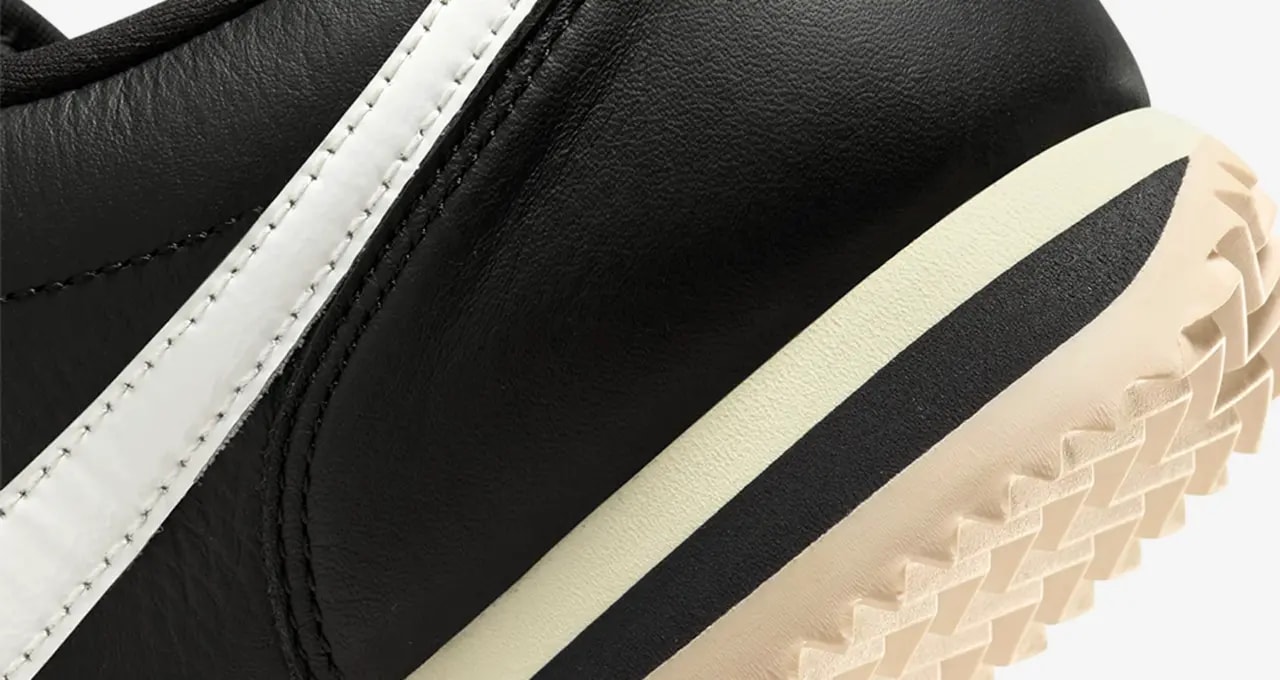 Giày Nike Cortez 'Black And Sail' FB6877-001 — ảnh 4