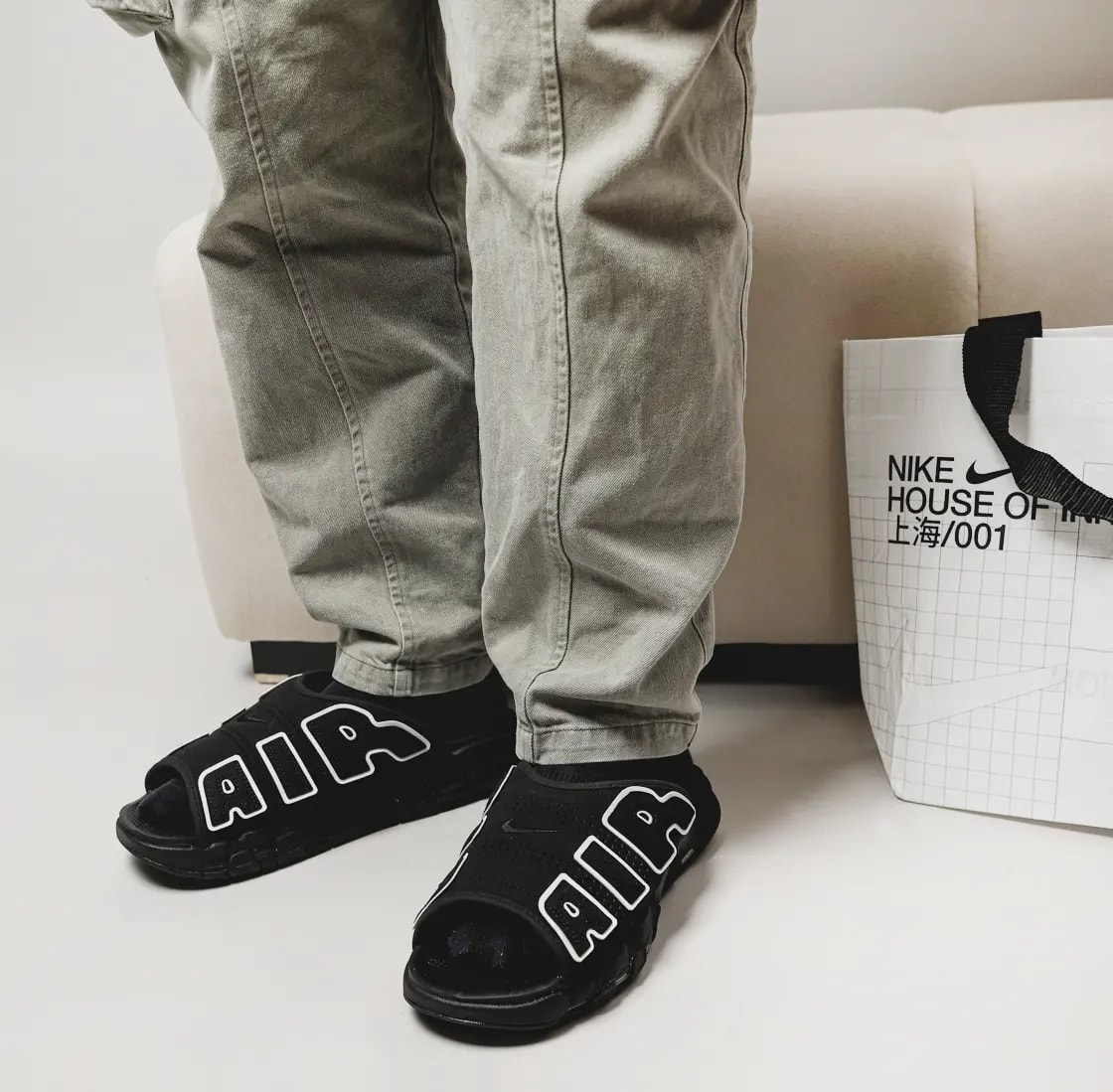 Dép Nike Air More Uptempo Slide OG ‘Black White’ FD5983-001 — ảnh 2