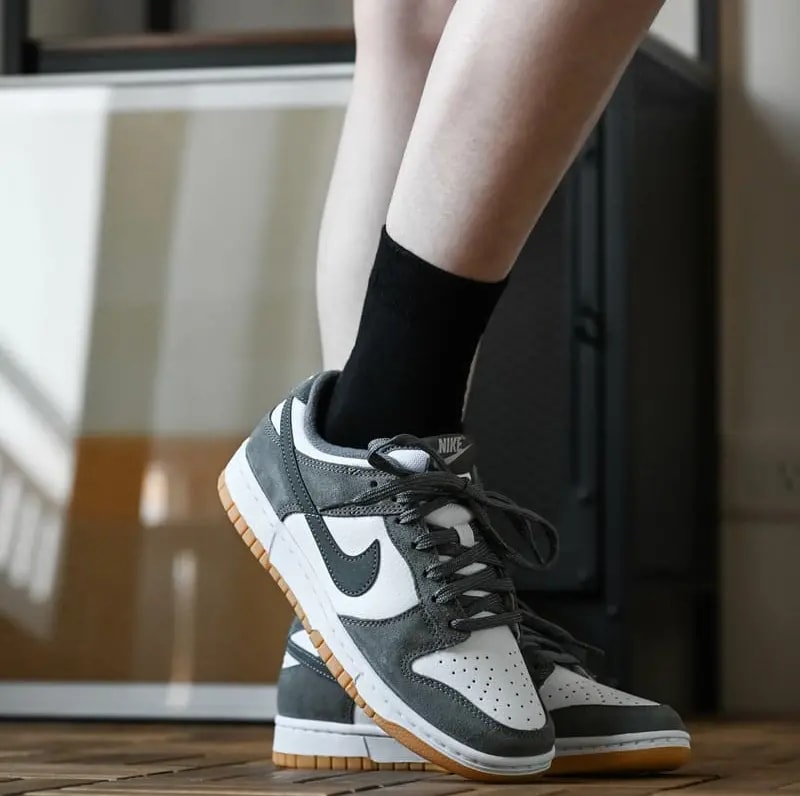 Giày Nike Dunk Low 'Smoke Grey Gum' FV0389-100 — ảnh 2