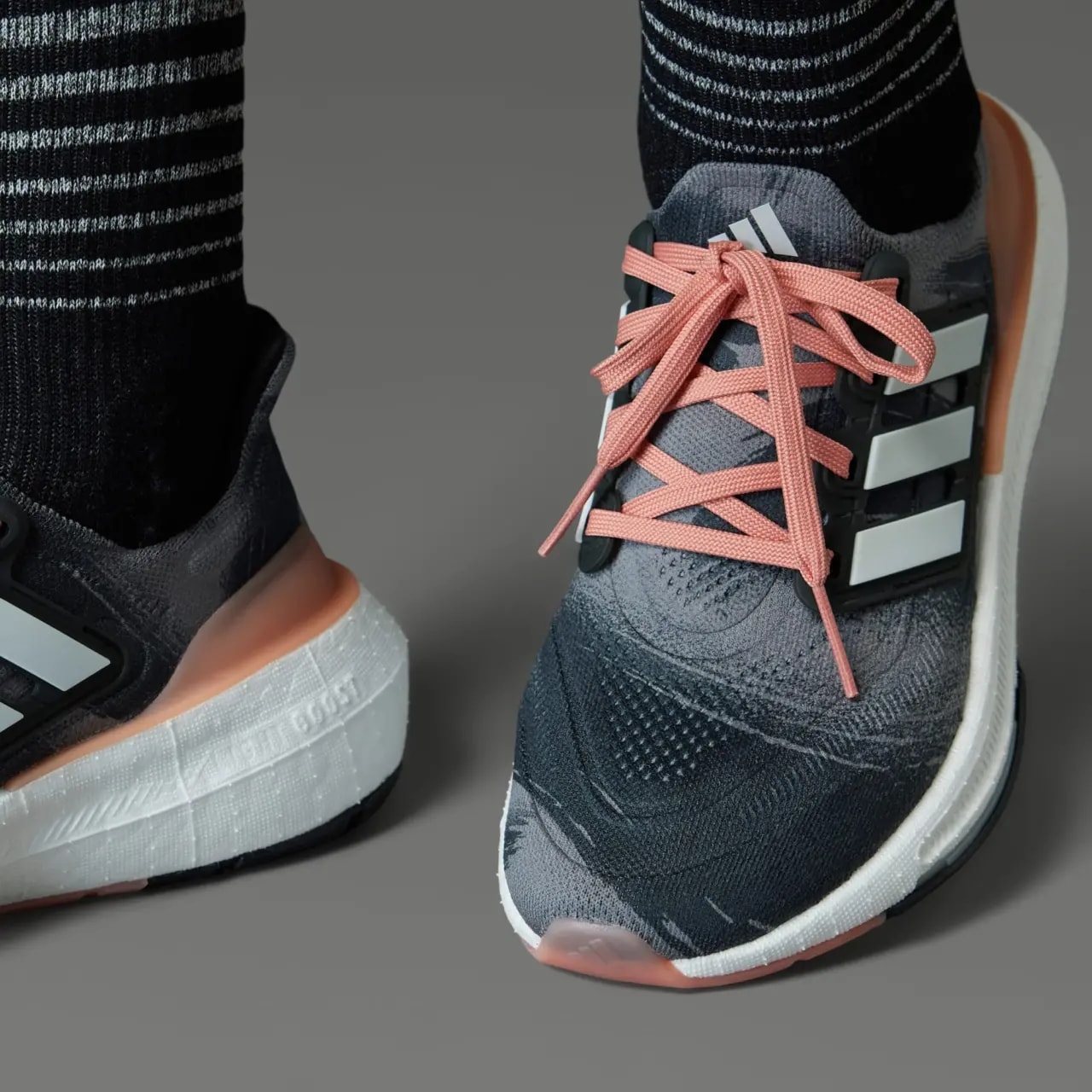 Giày Adidas UltraBoost Light 'Grey Wonder Clay' IE1745 — ảnh 2
