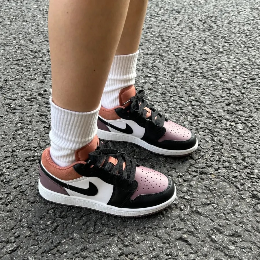 Giày Nike Air Jordan 1 Low SE GS 'Sky J Mauve' FB9908-102 — ảnh 4