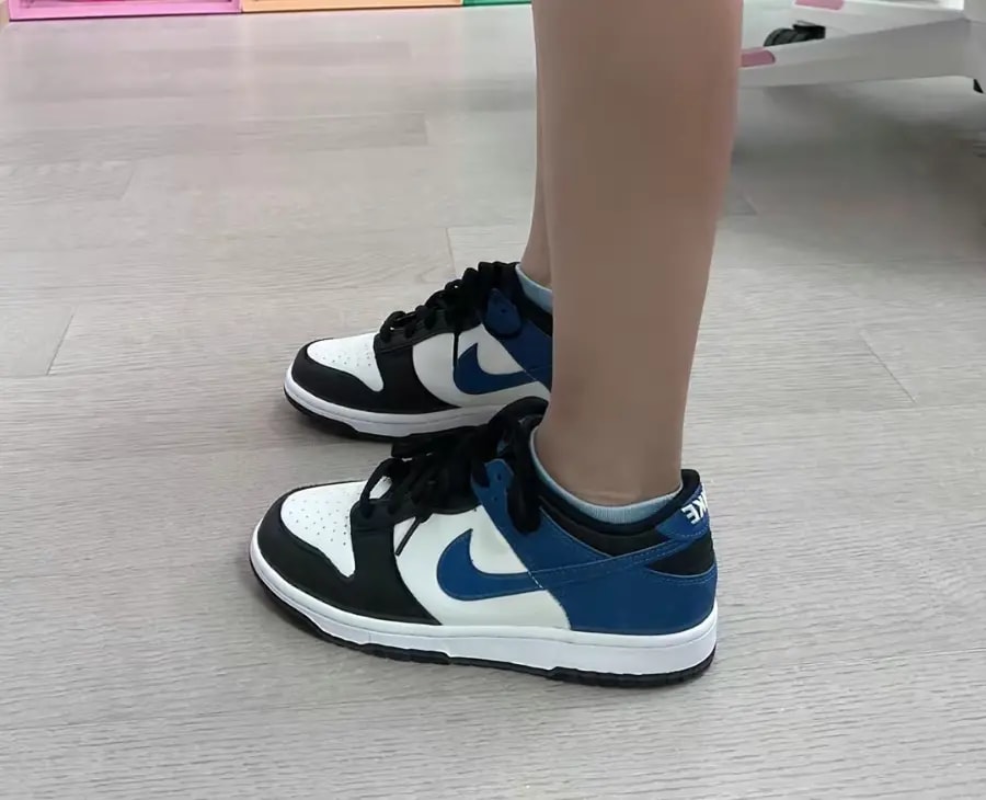 Giày Nike Dunk Low GS 'White Midnight Navy' FN6968-025 — ảnh 5