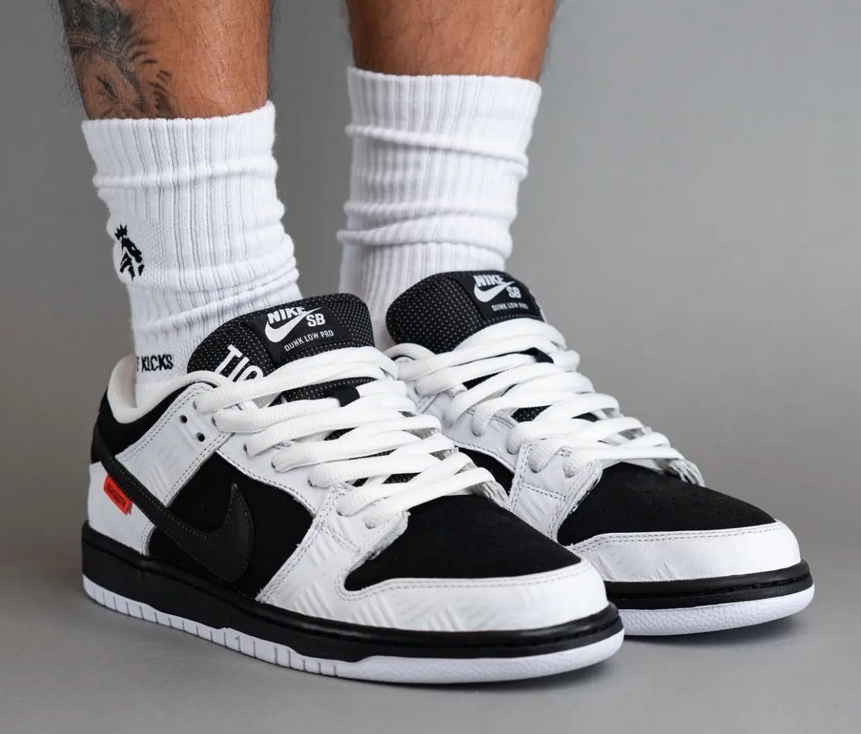Giày Nike TIGHTBOOTH x Dunk Low SB FD2629-100 — ảnh 2