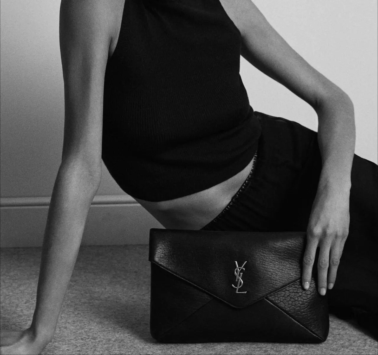 Túi Saint Laurent Cassandre Large Envelope Pouch In Lambskin 'Black' 769307AACYT1000 — ảnh 2