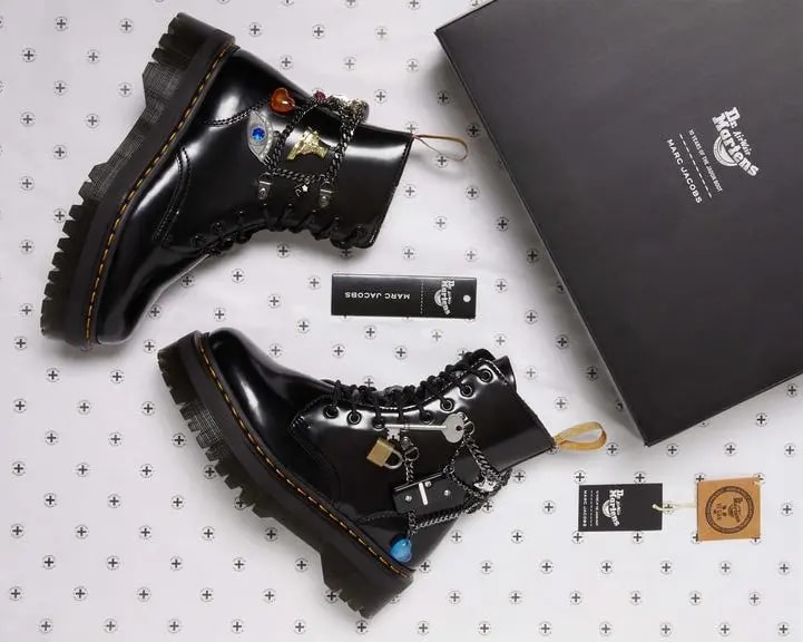 Giày Dr.Martens 8 Holes Boots 'Black' 31396001 — ảnh 2
