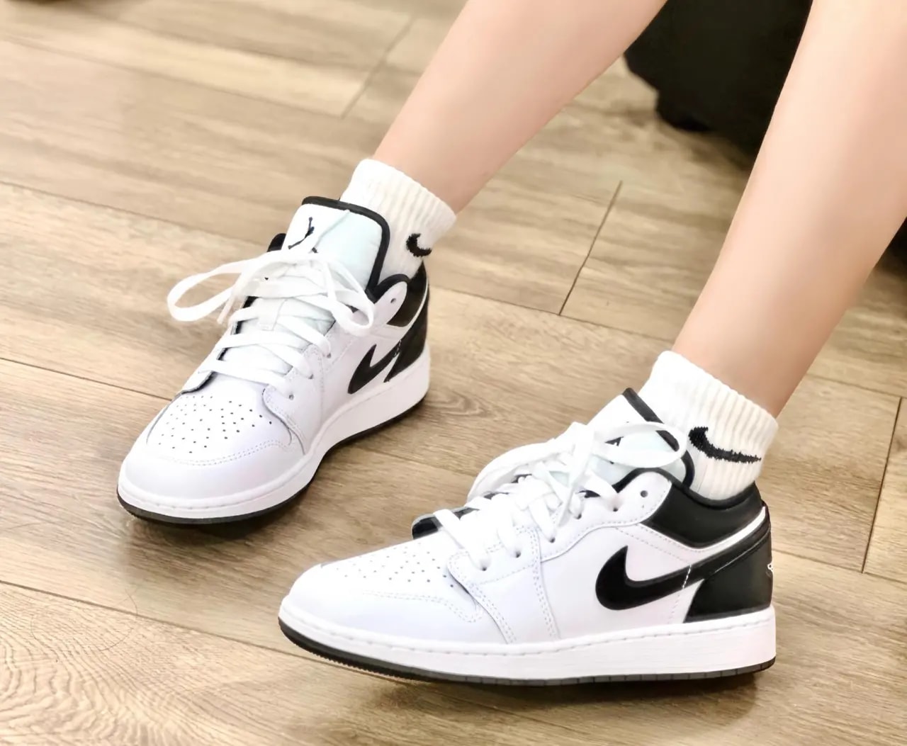 Giày Nike Air Jordan 1 Low 'White Black' 553560-132 — ảnh 3
