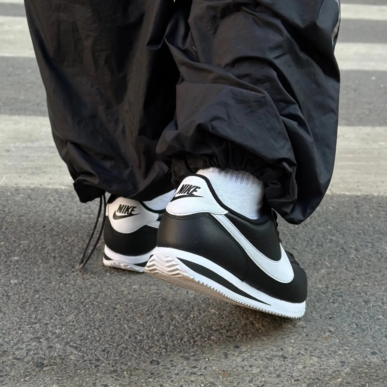 Giày Nike Cortez 'Black White' DM4044-001 — ảnh 5