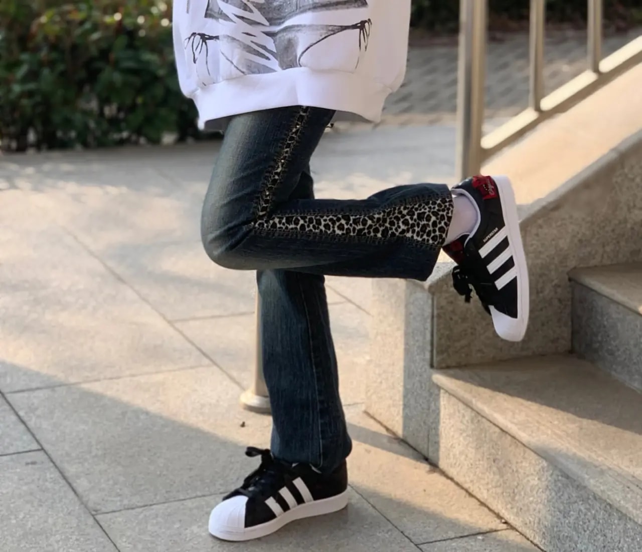 Giày Adidas Originals Superstar 'Black White Red' HQ6456 — ảnh 5