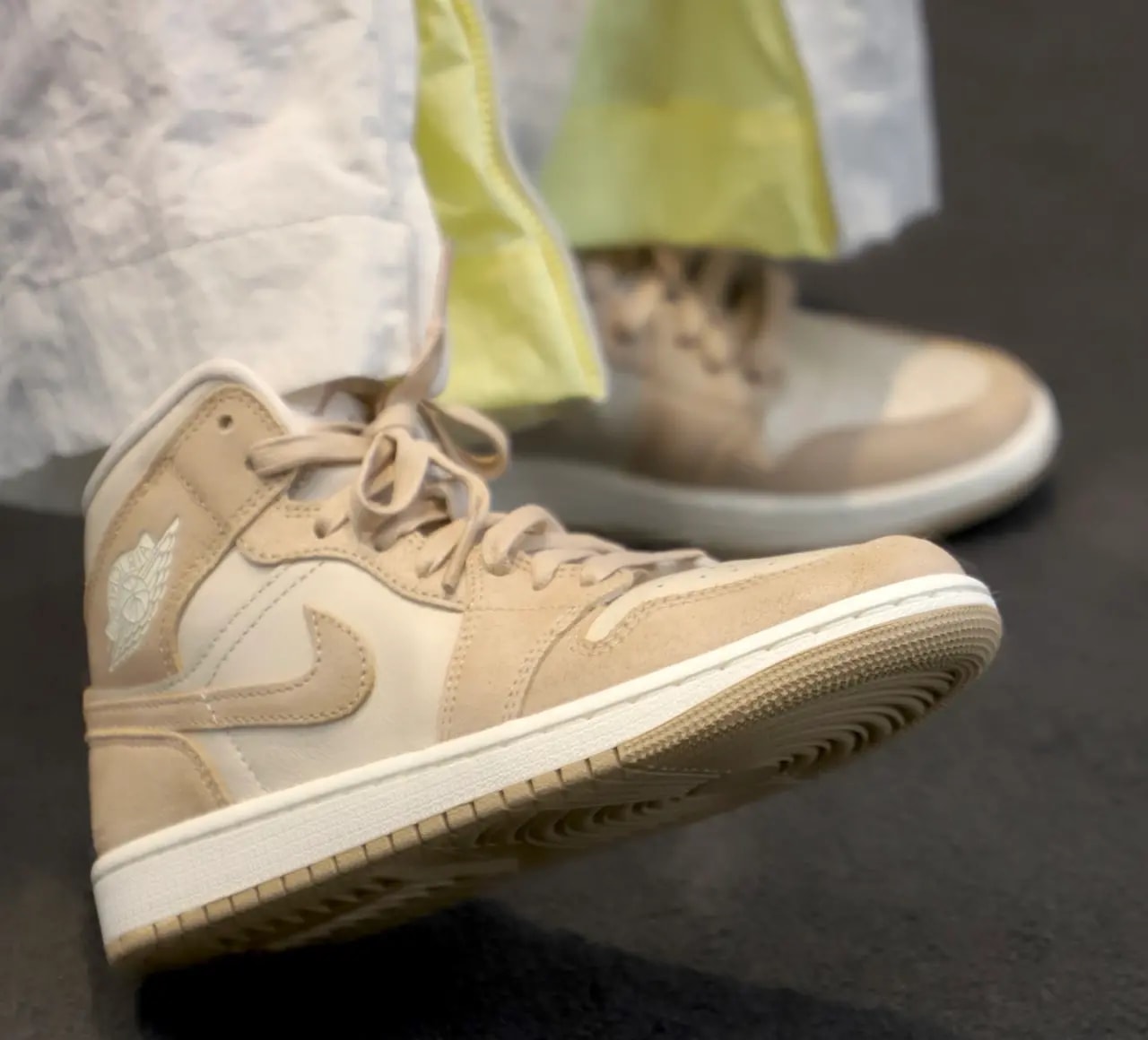 Giày Nike Air Jordan 1 Mid 'Legend Brown Tan' FJ3448-200 — ảnh 2