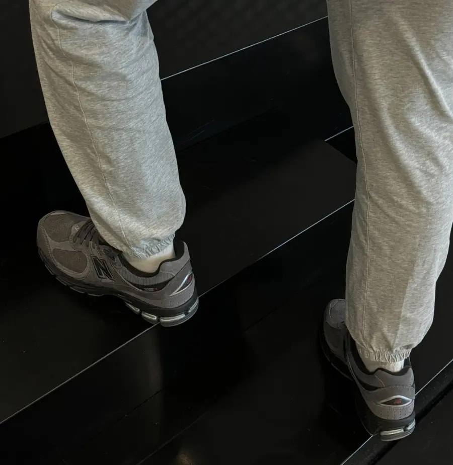 Giày New Balance 2002R 'Castlerock Black' M2002REH — ảnh 3