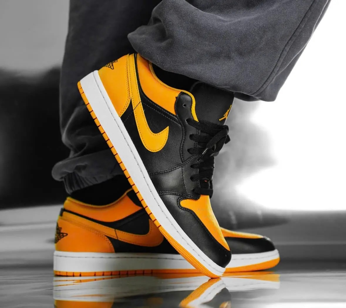 Giày Nike Air Jordan 1 Low 'Yellow Ochre' 553558-072 — ảnh 3