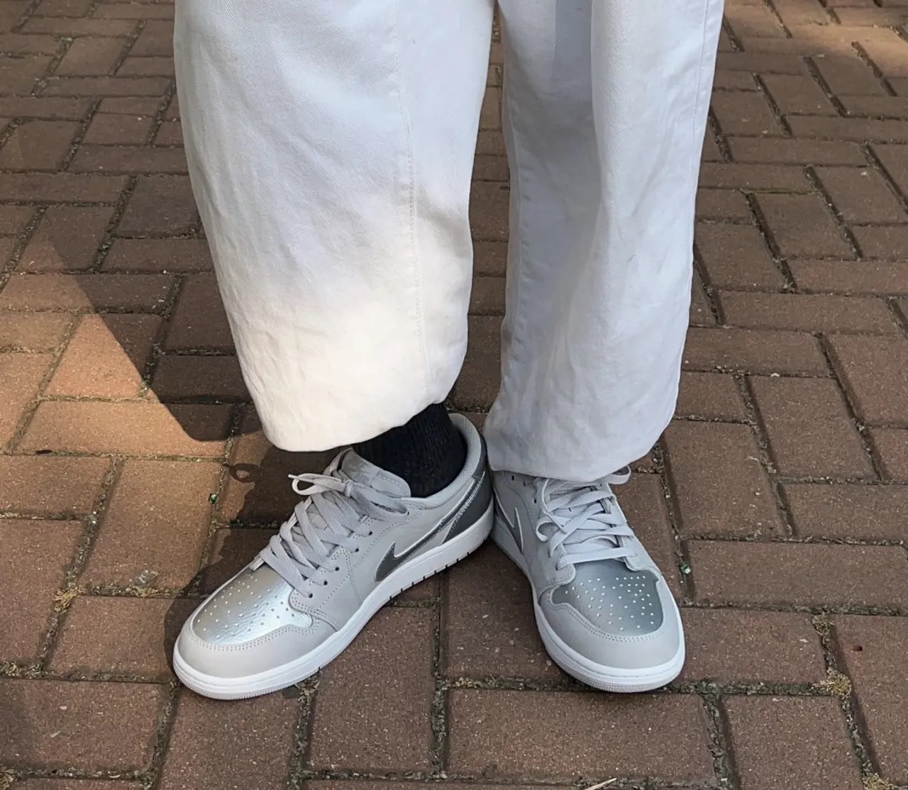 Giày Nike Air Jordan 1 Low 2024 'Metallic Silver' CZ0790-002 — ảnh 2