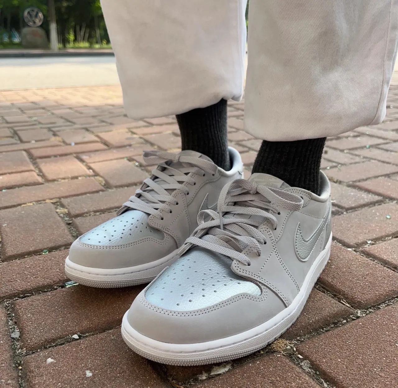 Giày Nike Air Jordan 1 Low 2024 'Metallic Silver' CZ0790-002 — ảnh 4
