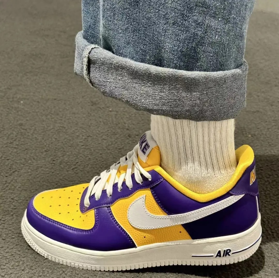 Giày Nike Air Force 1 Low 'Be True To Her School' FJ1408-500 — ảnh 2