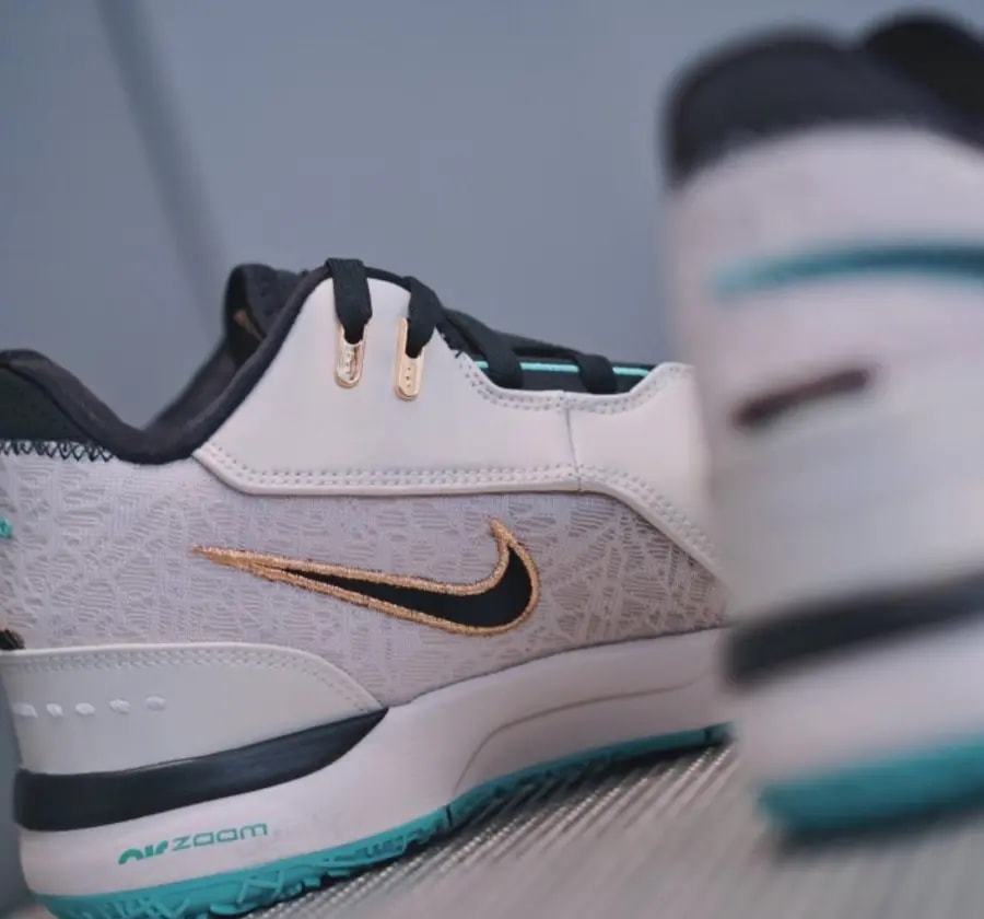 Giày Nike Zoom LeBron NXXT Gen AMPD 'Liverpool FC' FJ1566-101 — ảnh 5