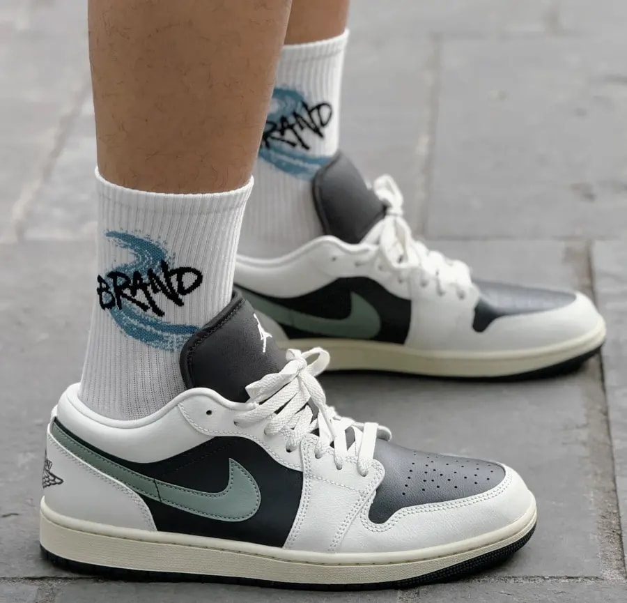 Giày Nike Jordan 1 Low 'Jade Smoke' DC0774-001 — ảnh 5