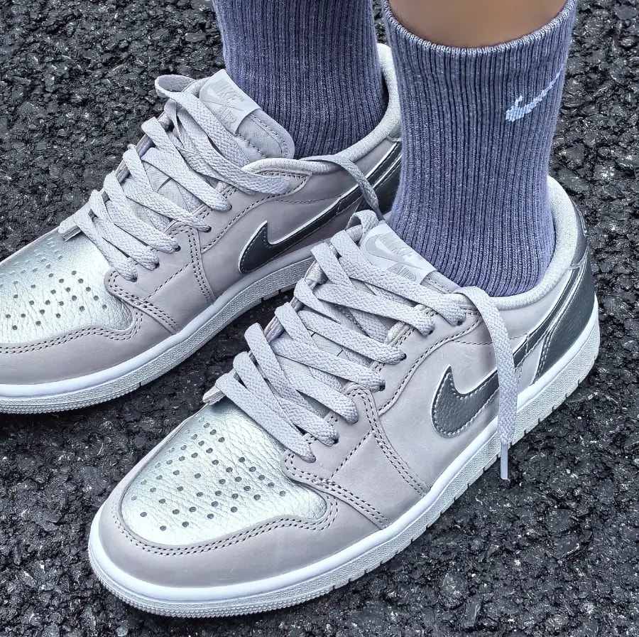 Giày Nike Air Jordan 1 Retro Low OG GS 'Silver' CZ0858-002 — ảnh 2