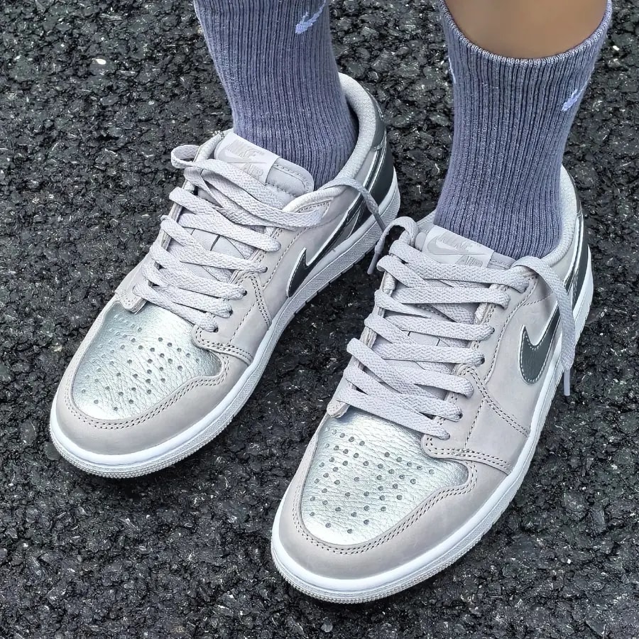 Giày Nike Air Jordan 1 Retro Low OG GS 'Silver' CZ0858-002 — ảnh 3
