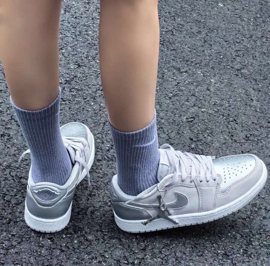 Giày Nike Air Jordan 1 Retro Low OG GS 'Silver' CZ0858-002 — ảnh 4