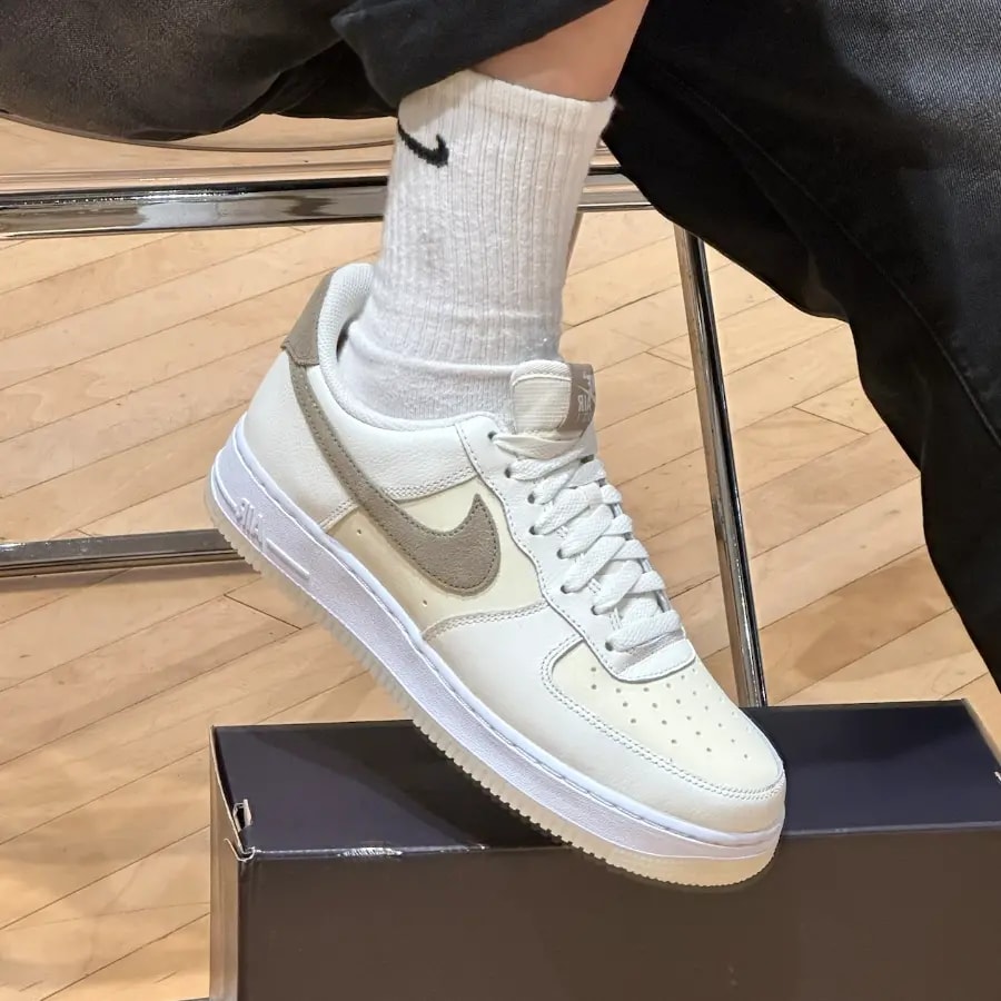 Giày Nike Air Force 1 ’07 LV8 'Milk Khaki' FN5832-101 — ảnh 5