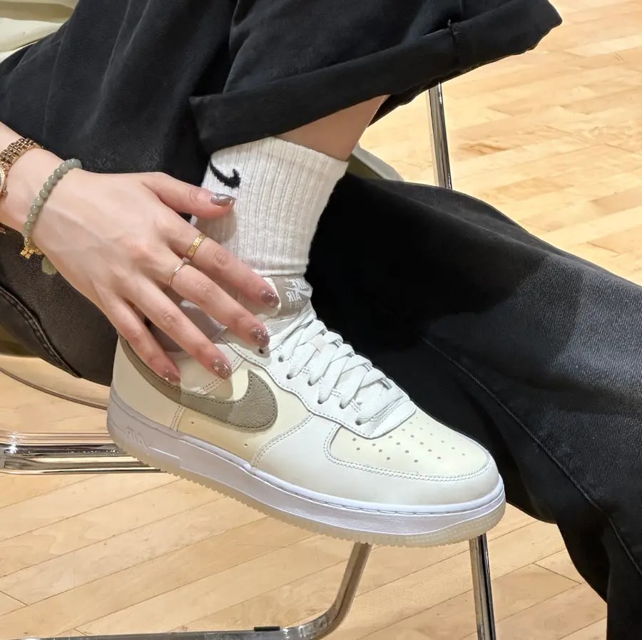 Giày Nike Air Force 1 ’07 LV8 'Milk Khaki' FN5832-101 — ảnh 3