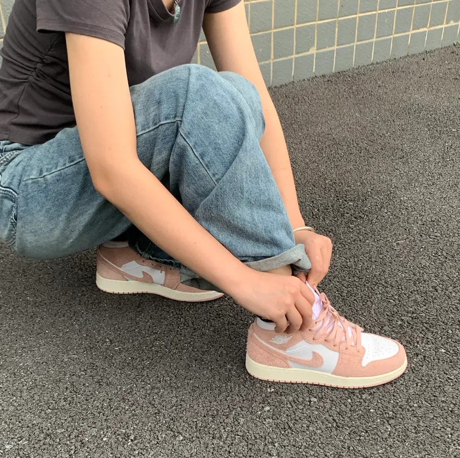 Giày Nike Air Jordan 1 Mid 'Legend Pink' FN7432-161 — ảnh 2