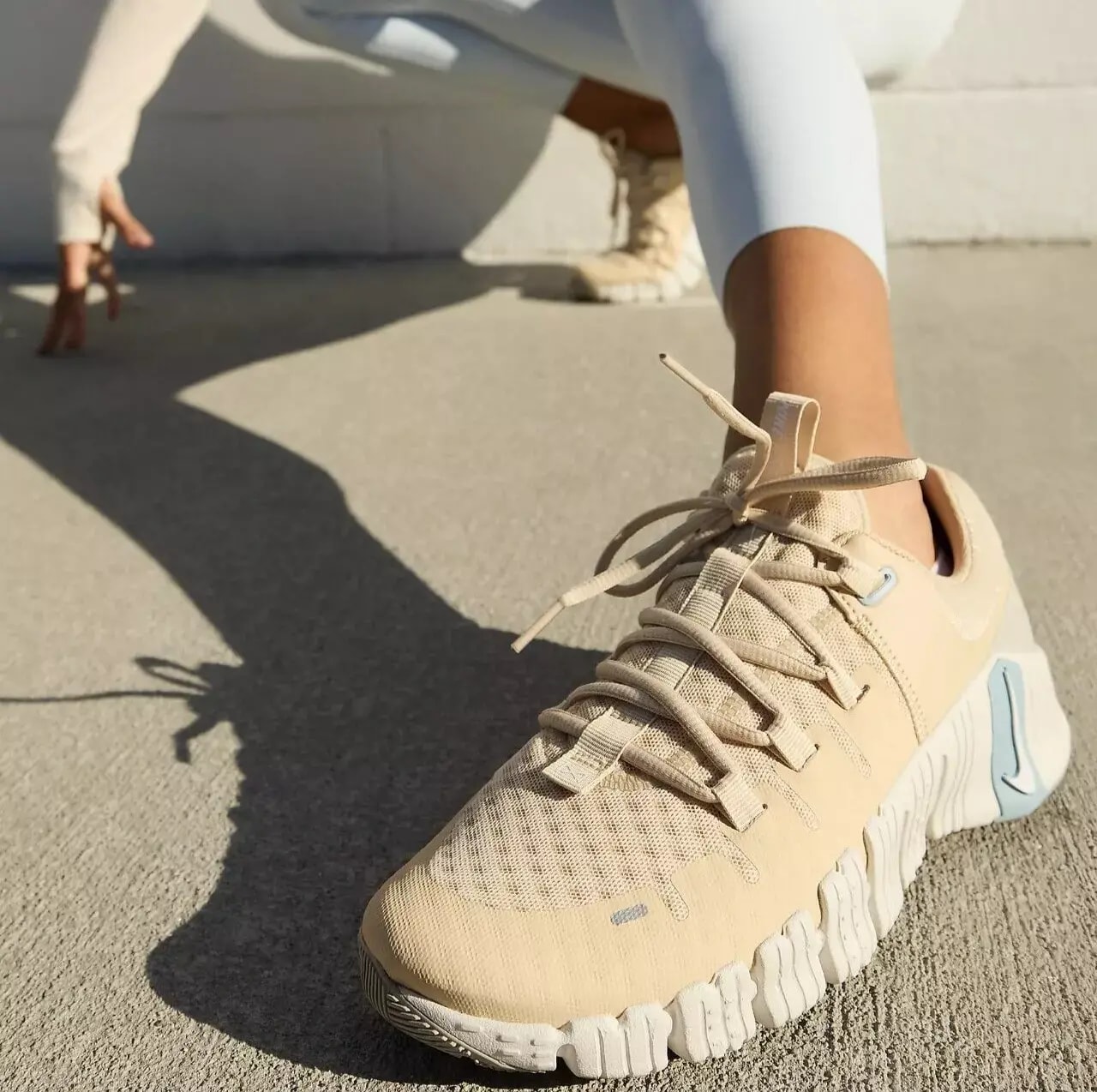 Giày Nike Free Metcon 5 'Sanddrift' DV3950-105 — ảnh 3