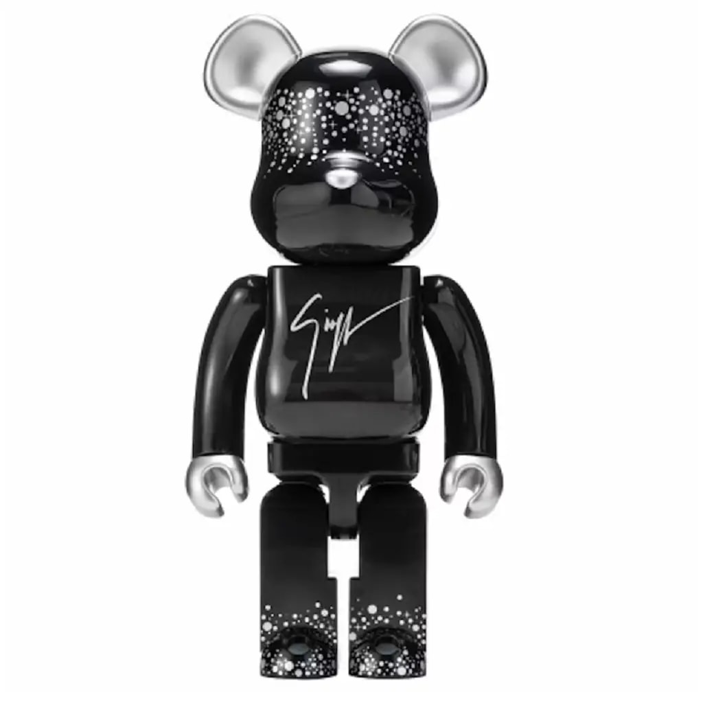 Mô Hình Bearbrick Macau 2023 x Giuseppe Zanotti — kich-thuoc: 1000%