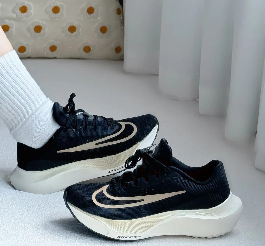 Giày Nike Zoom Fly 5 'Black Metallic Gold Grain' DM8968-002 — ảnh 4