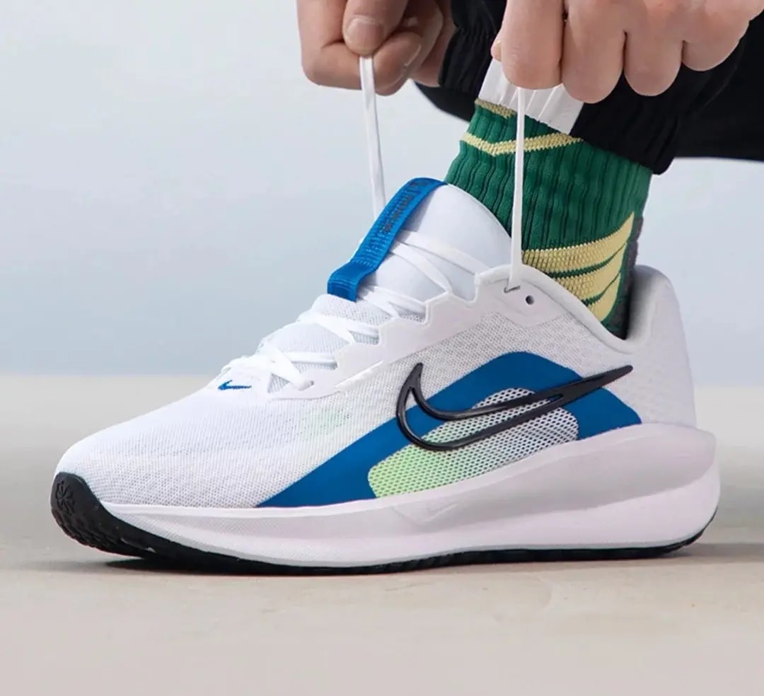 Giày Nike Downshifter 13 Extra Wide 'White Star Blue' FJ1284-103 — ảnh 4