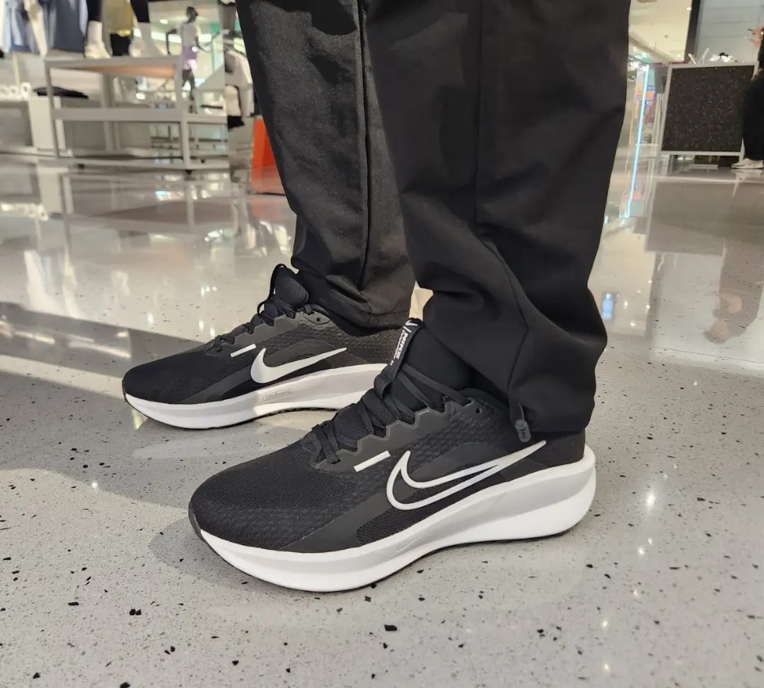 Giày Nike Downshifter 13 'Black White' FD6454-001 — ảnh 2
