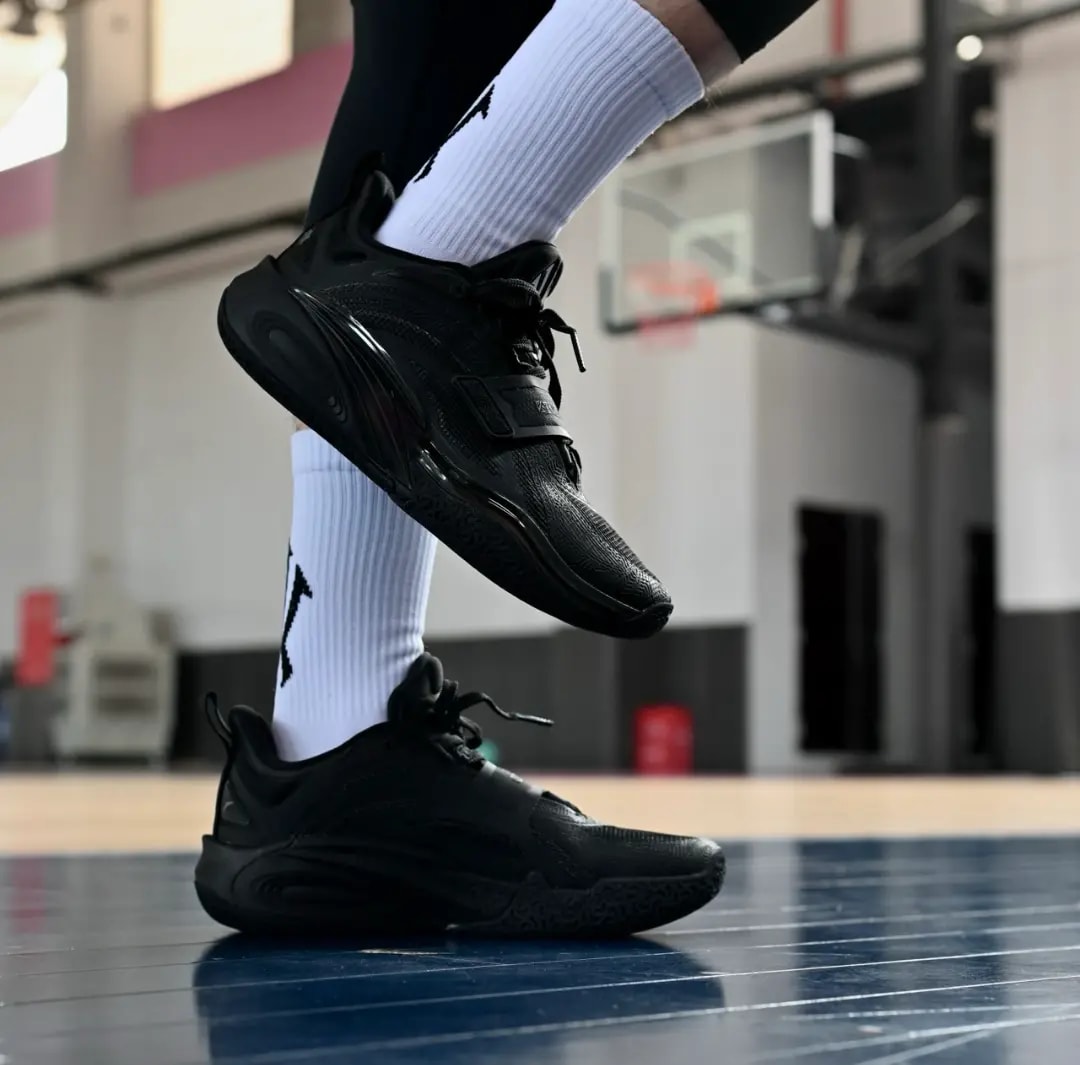 Giày Anta Kai 1 x Kyrie Irving 'Triple Black' 112431102S-10 — ảnh 2